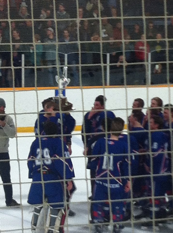 MennoKnight87's tweet photo. Colts win! The @MV_Colts are CHAMPIONS of the HJHL for the first time in team history! #WellEarned https://t.co/0tt8wK64uP