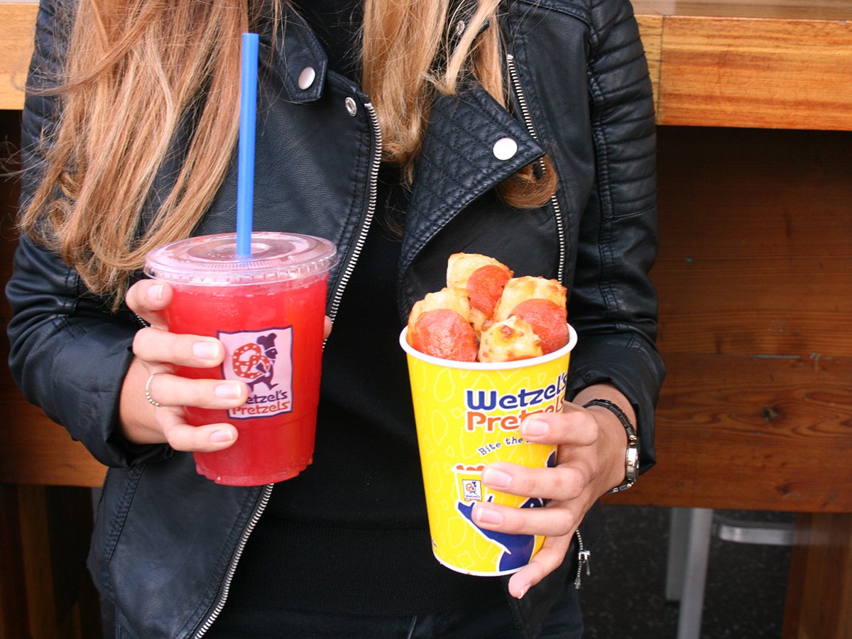 wetzelspretzels's tweet photo. Fashion advice: coordinate your Granita with your #PizzaBitz. Instant classic. https://t.co/s7mDVkOR54