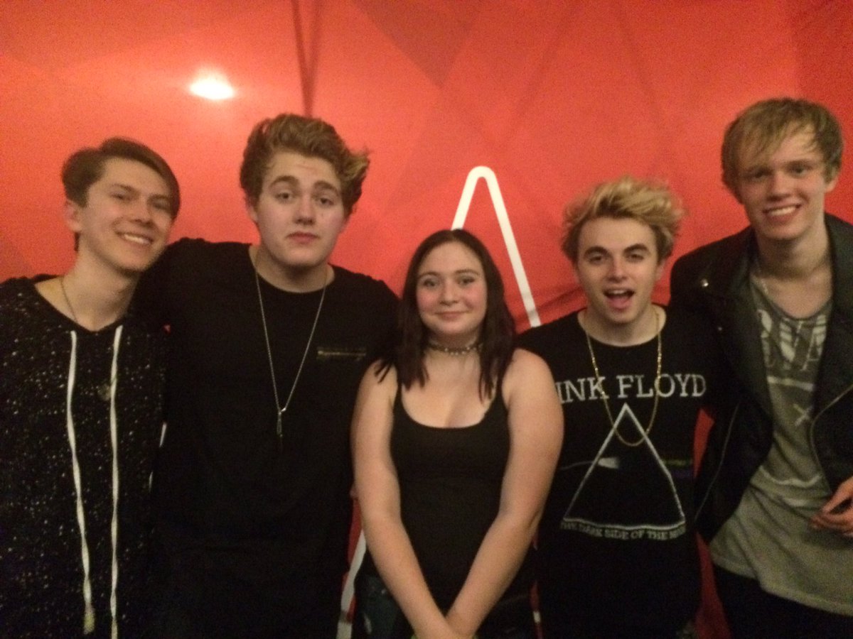 KearaMoore123's tweet photo. Best night of my year so far💘💘 loved the show today, pretty sure I lost my voice tho lol @iriishsmilexx https://t.co/U1OA2Ke72x