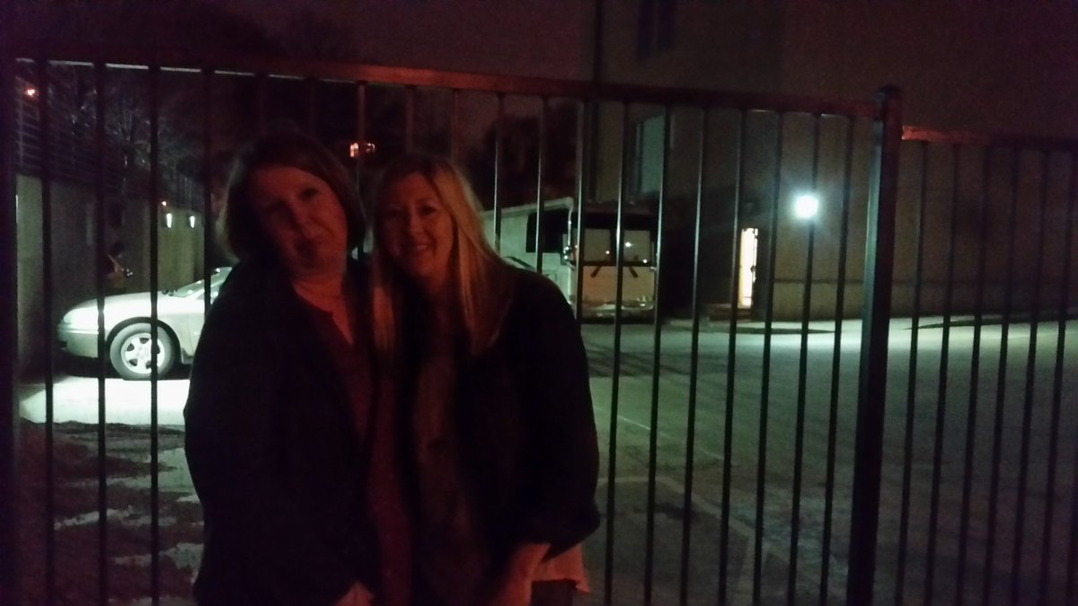HippieMama76's tweet photo. Oh why won't @nickcarter come out to play? https://t.co/uYF4XZM4xO