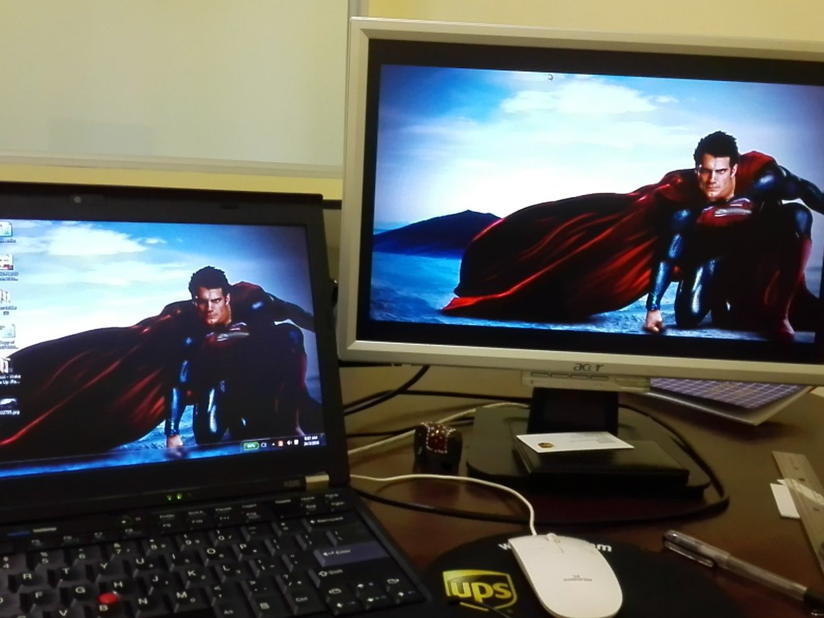Rshmii's tweet photo. This is how I start my day! @BatmanvSuperman @Reshmee10 https://t.co/7AP61YNHus