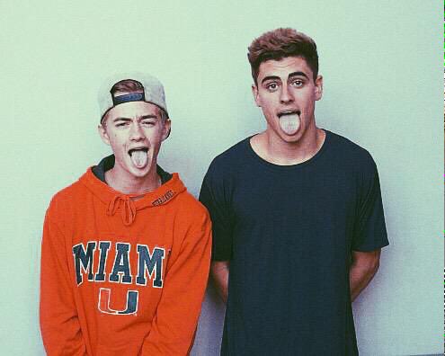 nahimay2's tweet photo. Happy birthday Johnson @JackJackJohnson.....to the one who always made me laugh 💜💜 https://t.co/pTXi5XHD7J