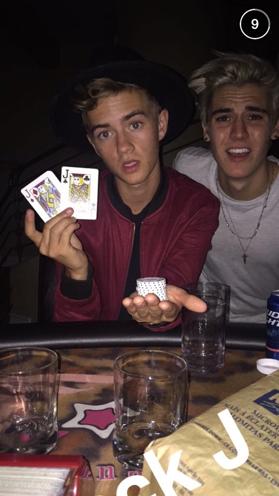 nahimay2's tweet photo. Happy birthday Johnson @JackJackJohnson.....to the one who always made me laugh 💜💜 https://t.co/pTXi5XHD7J
