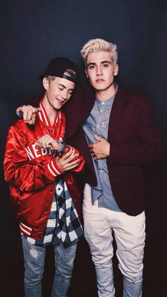 nahimay2's tweet photo. Happy birthday Johnson @JackJackJohnson.....to the one who always made me laugh 💜💜 https://t.co/pTXi5XHD7J
