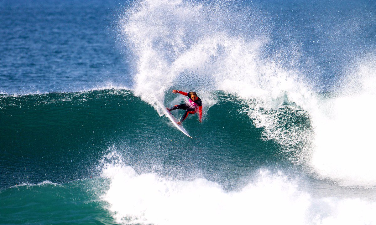 wsl's tweet photo. .@rissmoore10, #KeelyAndrew & #BrisaHennessy are up in #RipCurlPro #BellsBeach Rd 1, Heat 3: https://t.co/S0gAkUMaFB https://t.co/J6R7eYE4hz