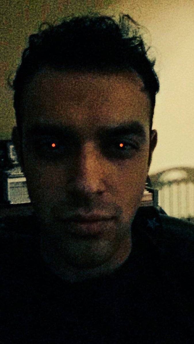 gxldbloom's tweet image. #vampirelyfe