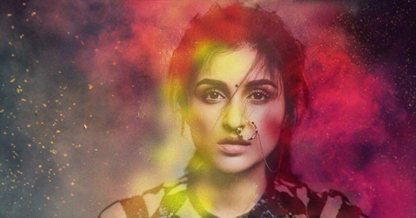 ParineetiChopra's tweet photo. Happpyy holi!! Go play, be safe!! And dont throw colours at animals please https://t.co/U9w2MRcUDb