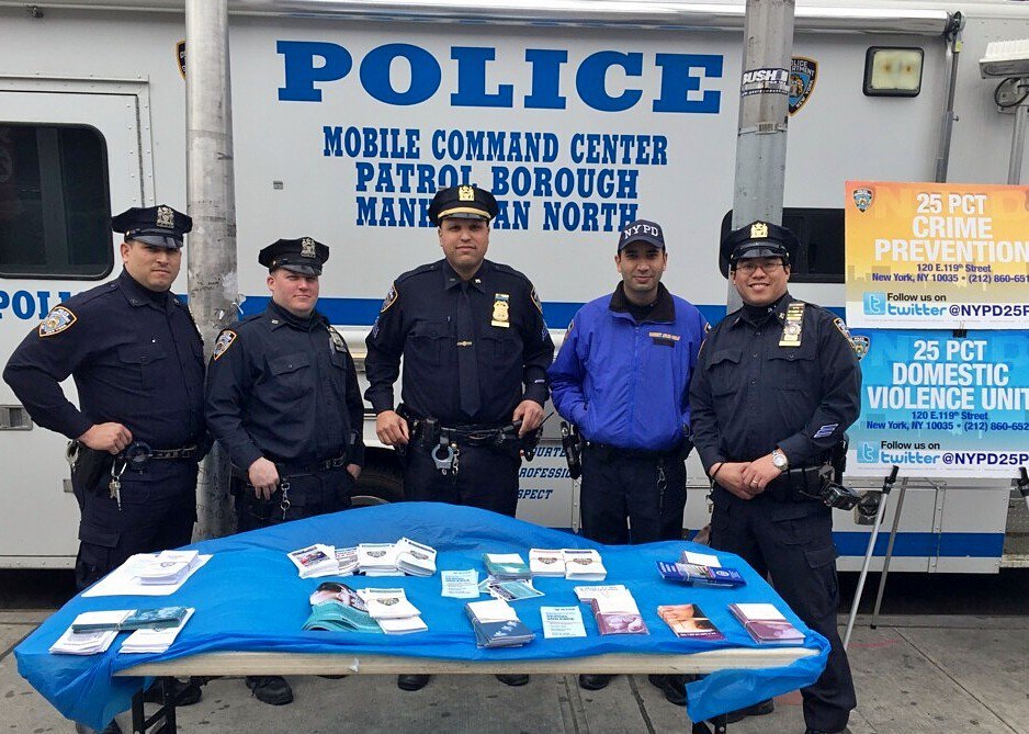 NYPD25Pct's tweet photo. #25Pct cops conducted #DomesticViolence &amp; #CrimePrevention outreach &amp; education yesterday on East 125th Street. https://t.co/N89rLvhbPQ