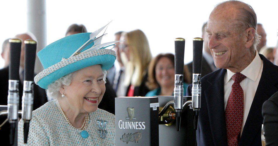 BritalyPost's tweet image. Pubs to open late to celebrate Queen’s 90th birthday
britalypost.com/pubs-to-open-l…