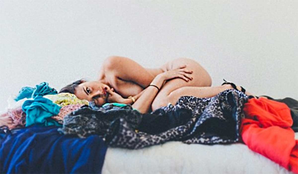 Upsocl's tweet photo. 6 razones por las que siempre debes elegir estar desnudo https://t.co/u6L5rogyez https://t.co/pervLyOkmO