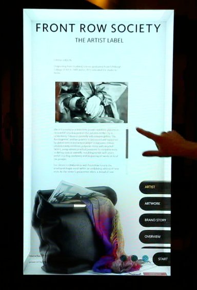 MagicBoxWerbung's tweet image. Präsentation, Messe, Event ... Transparent Showcase Box with 55 inch + Multitouch Transparent LCD I App by asignum!