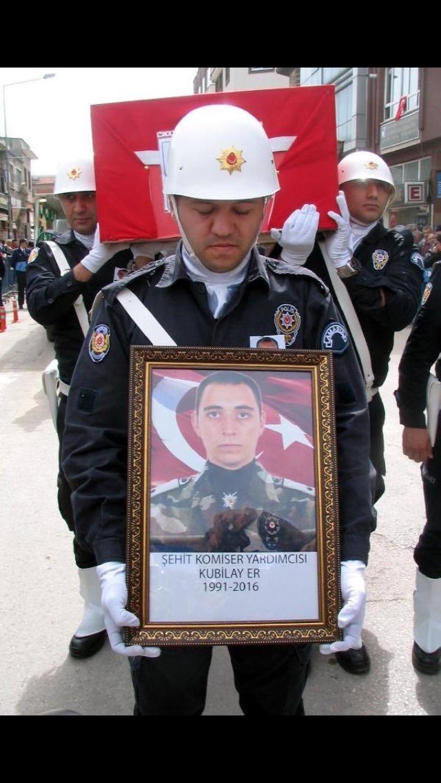 Şahadetin kabul olsun kardeşin. Benim şahit ol