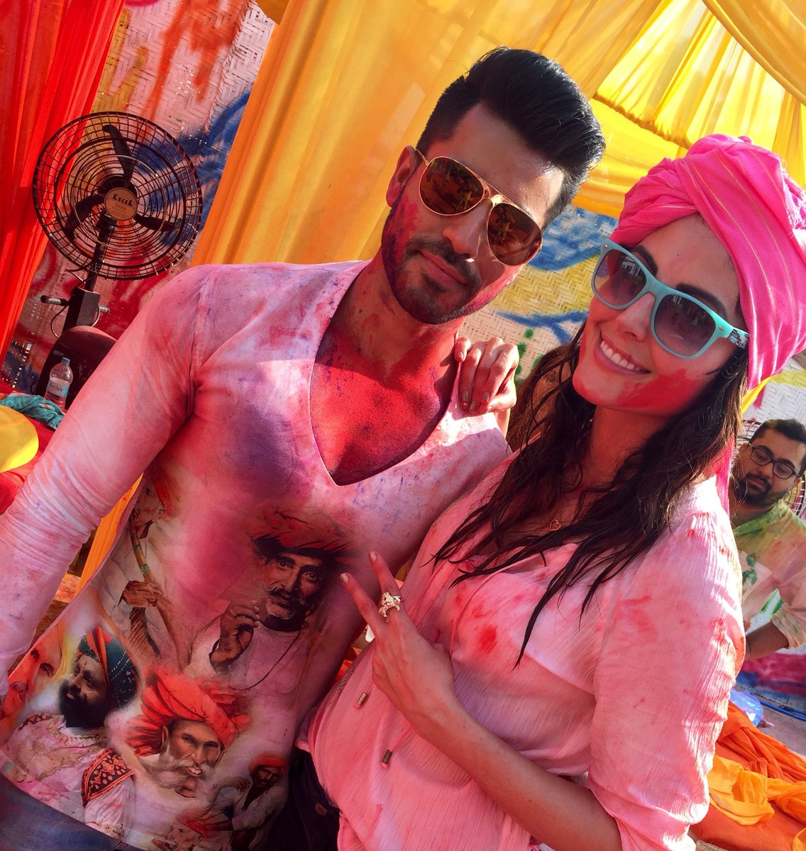manizhe's tweet photo. Holi hai #MumbaiTimesholi 💜💙💚 #bigboss rockstars  😉 https://t.co/JEoWXLQHMM