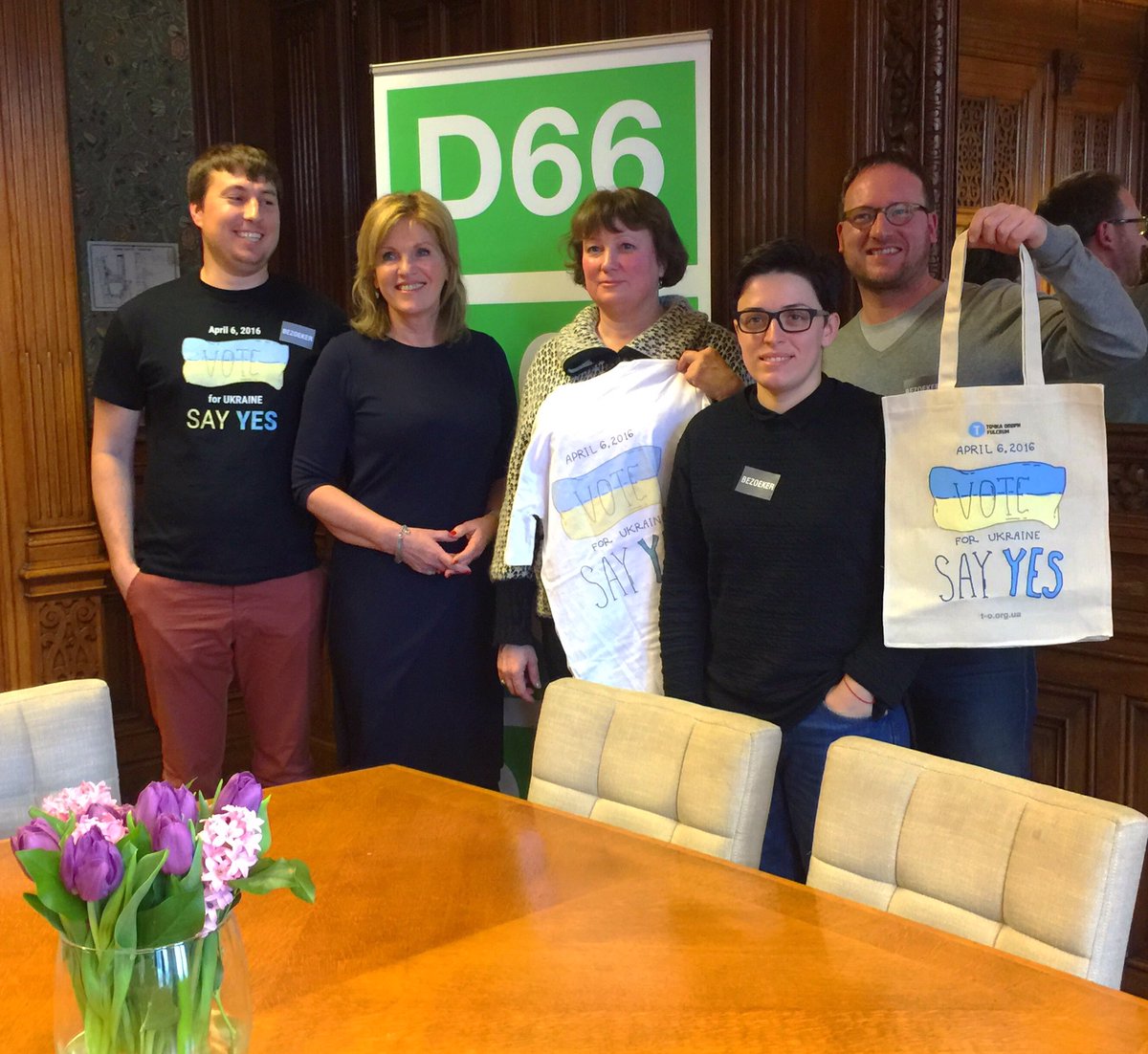 Oek. LGBT'ers igm @piadijkstra 
Alleen een JA op 6 april maakt de weg vrij voor LGBT-rechten in Oekraïne #referendum