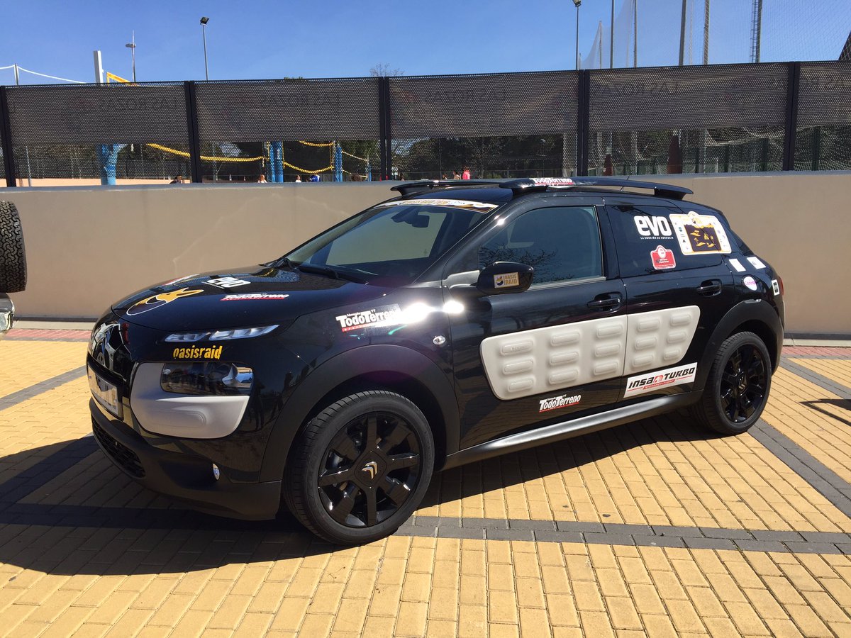 autofacil's tweet photo. ¡Comenzamos la aventura! @CitroenEspana #c4cactus #oasisraid2016 @pablogj83 https://t.co/hgBlcCcfqR