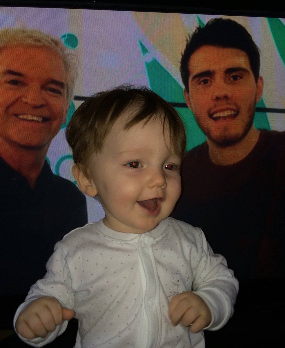 Margaret_AnneM's tweet photo. Corey is defo team #TMPhillip @Schofe https://t.co/4LbaPT2Kzz