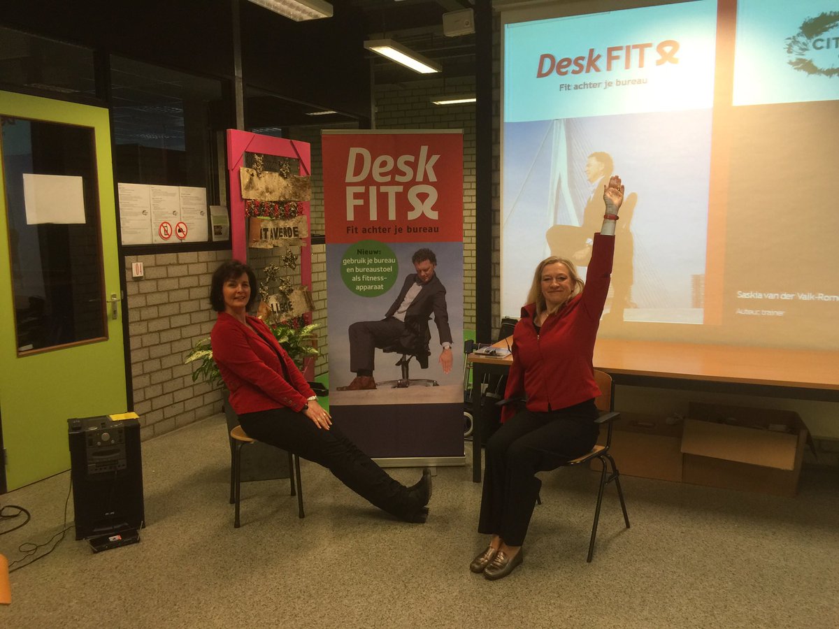 SimoneGerono's tweet image. Workshop #Deskfit voor bestuursbureau Citaverde samen met Saskia van de Valk. Enthousiaste deelnemers!
