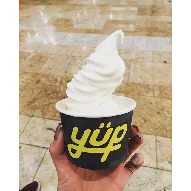 YupFrozen's tweet photo. Simple #froyo - sometimes you just can't get any better! https://t.co/PcXFQ6KGcb