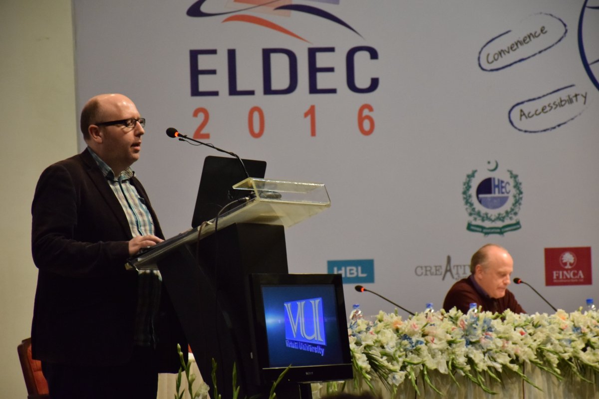 eldec2016's tweet photo. Dr. Robert Farrow speaking on Constellations of Open at #Eldec16. @VUPakistan @philosopher1978 https://t.co/3unFRW5mgk