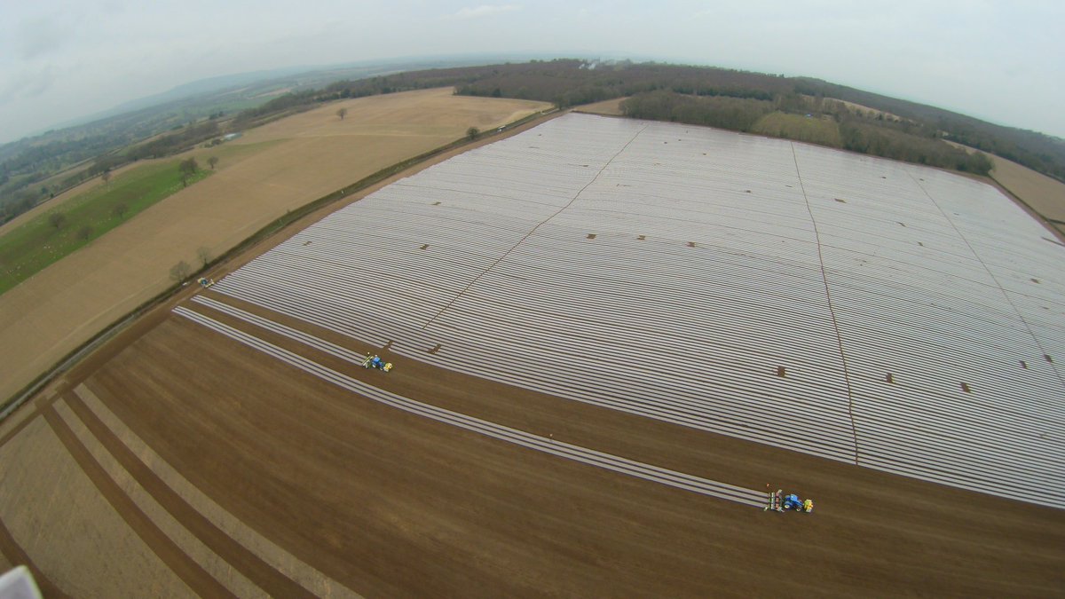 samcosystem's tweet photo. Busy getting the corn drilled π½π½π½#samcopower https://t.co/QduDlHQeVc