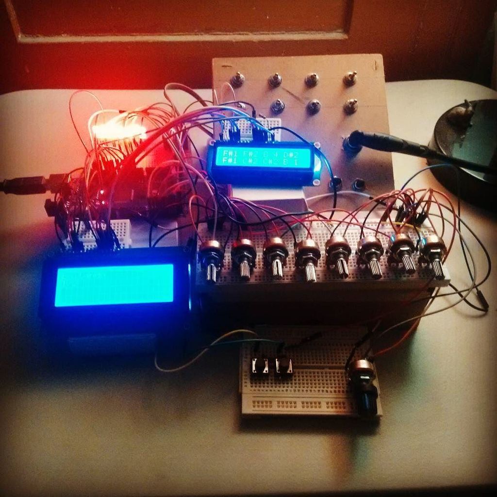 insta_arduino's tweet image. ift.tt/1MDKu2N - Secuenciador casi terminado.

#arduino #stepsequencer #diy #gli… ift.tt/1RmK4lC