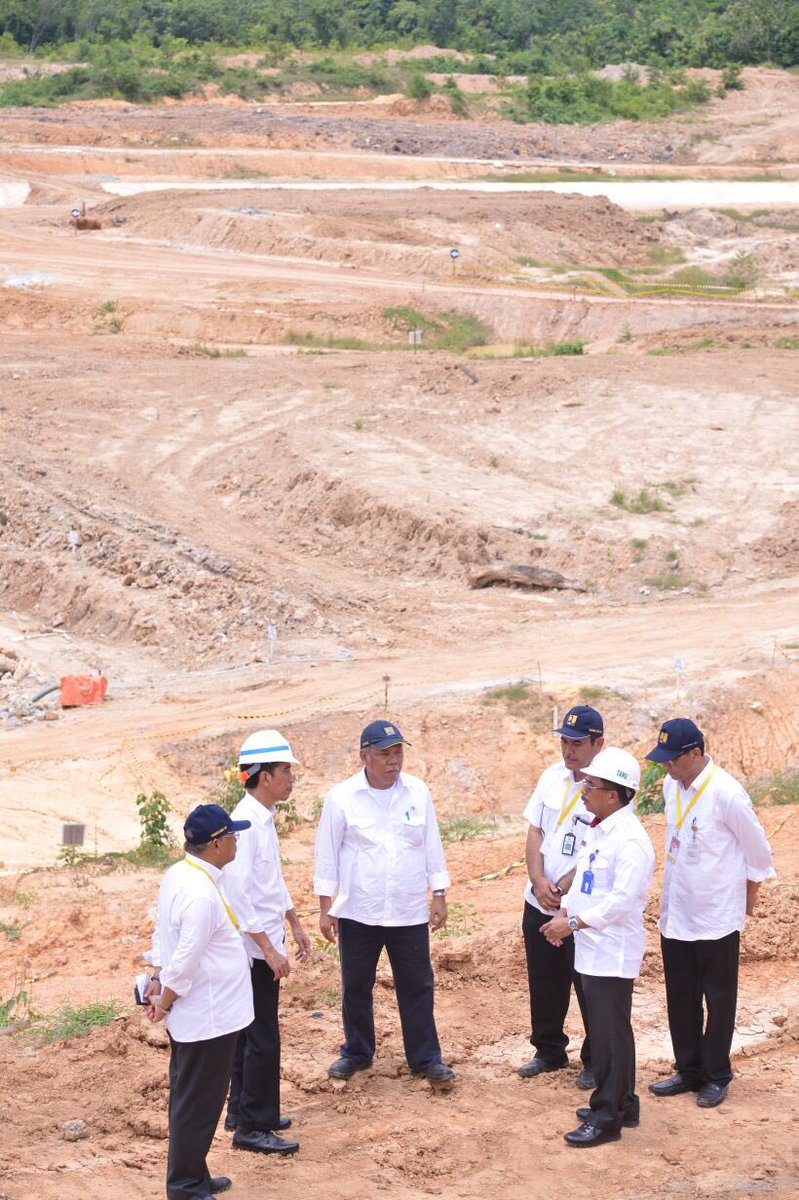 jokowi's tweet photo. Bendungan Teritip dibangun untuk memenuhi pasokan air warga Balikpapan, pengendali banjir dan destinasi wisata -Jkw https://t.co/15MW6mI4K5