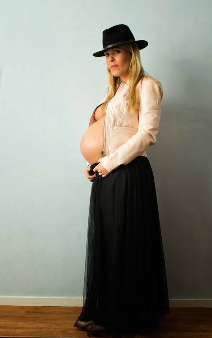 #cowboygirl #25weken #zwanger #model https://t.co/MvNHwQDNex<a href="/tag/cowboygirl"class="tags">#cowboygirl</a><a href="/tag/25weken"class="tags">#25weken</a><a href="/tag/zwanger"class="tags">#zwanger</a><a href="/tag/model"class="tags">#model</a>