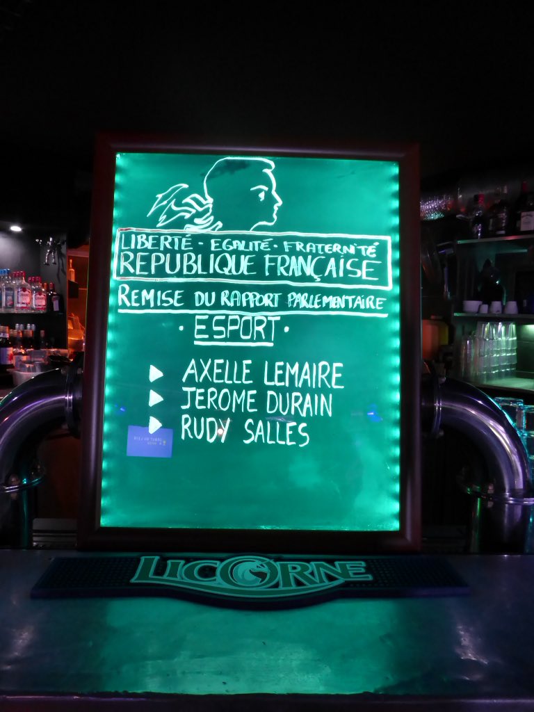 axellelemaire's tweet photo. Le @meltdownparis est prêt. C'est par ici à 9h30: https://t.co/r3okEqXea9 . Poser vos questions #eSportFR ! https://t.co/3eBz2pXq9P