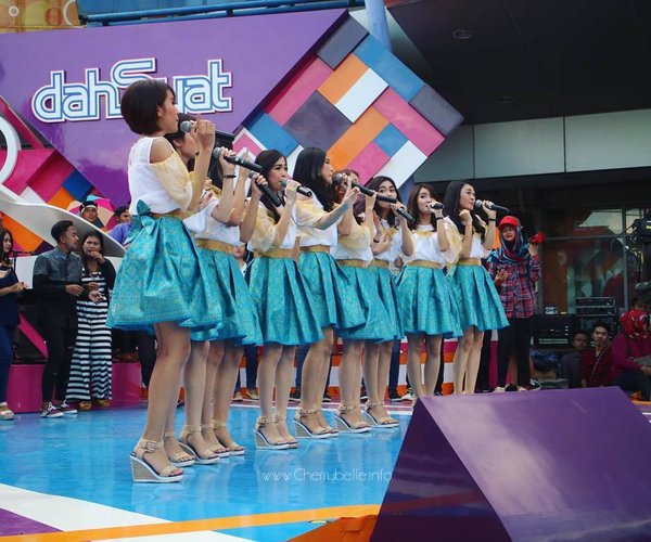 Thankyou yg udah nnton ChiBi di HUT <a href="/dahSyatMusik/">dahSyat</a> hr ini. Have a nice day yah ^^ #Cherrybelledidahsyat8estfriends