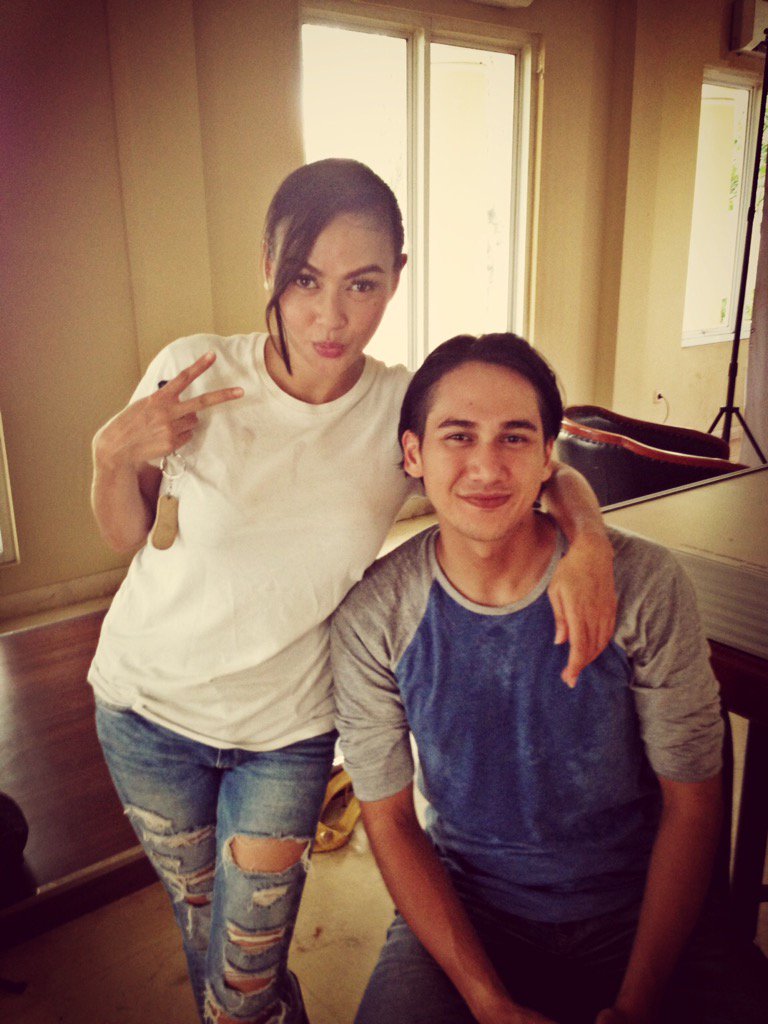 novi_charming's tweet photo. With Ramec... Shoot bareng lage kitahhhh💅🏻💋😜 Jreeeengg.... https://t.co/2KxeFHR18F