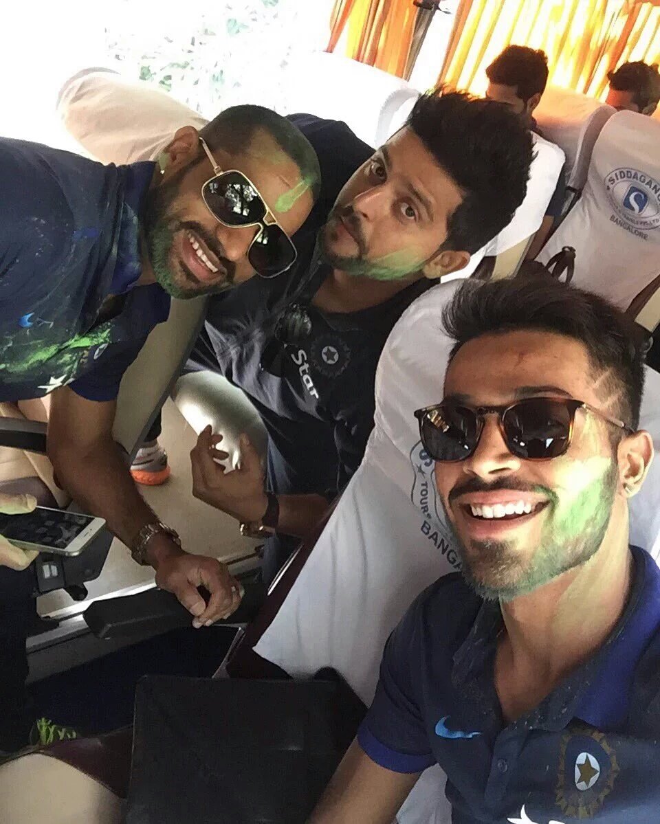 RainaNation's tweet photo. Happy holi tweeps! Lets do our bit to make this world colourful! ❤🎨 @ImRaina https://t.co/XxFRkW4QD7