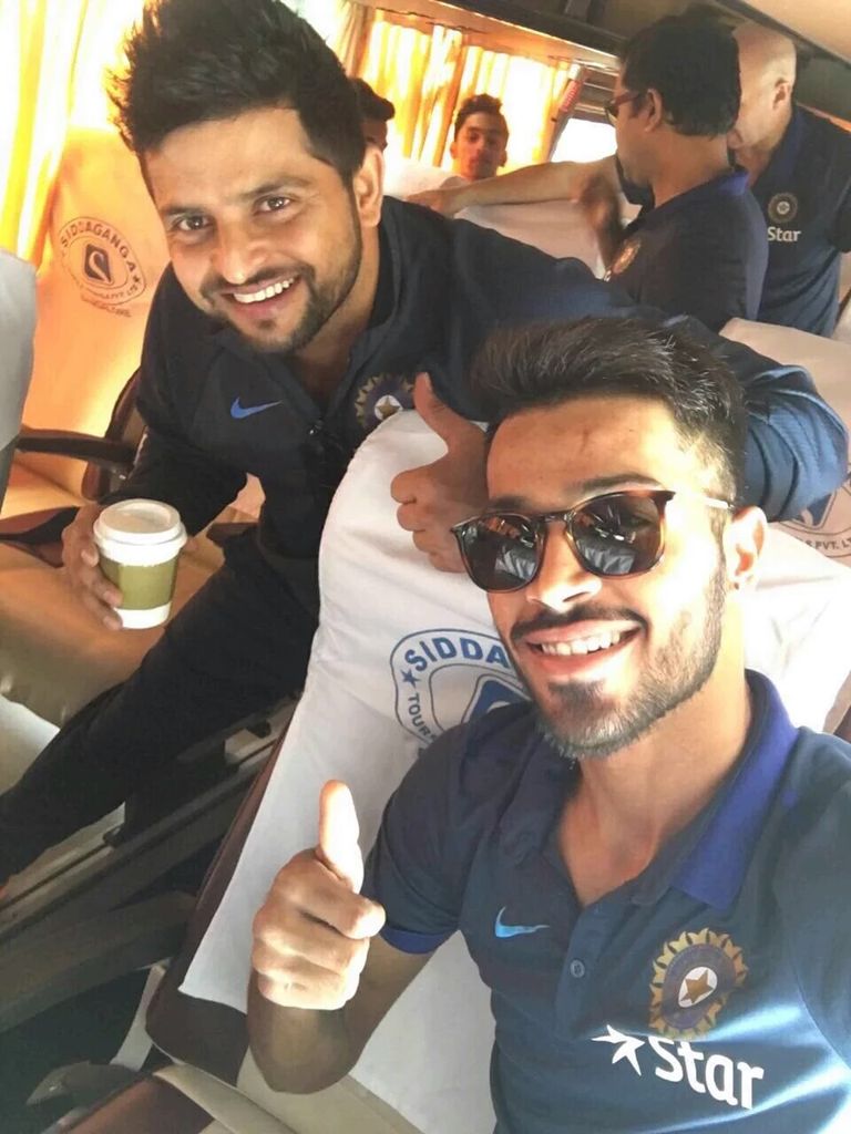 RainaNation's tweet photo. Happy holi tweeps! Lets do our bit to make this world colourful! ❤🎨 @ImRaina https://t.co/XxFRkW4QD7