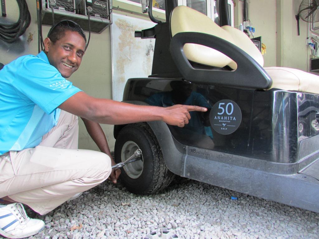 AnahitaGolf's tweet photo. D-50!!!
Our Garage Team is getting ready for #AfrAsiaBankMauritiusOpen at ANAHITA! https://t.co/bkjDSpfJg6