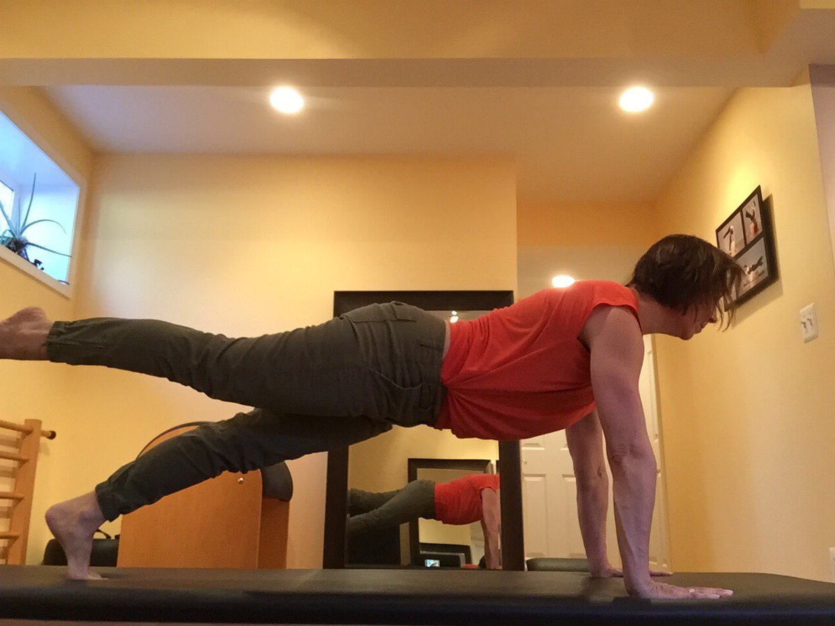 bgrove1213's tweet photo. Leg Pulls, part 1. 🌀 #marchmatness2016 #pilates #legpull #legpullfront #health #fitness #movewell https://t.co/HWcRJuIaxt
