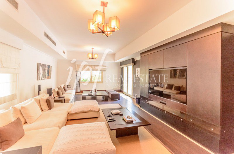 IPF_RE's tweet photo. #Luxuries #5BR #villa available for #RENT in #EmiratesHills. https://t.co/FVAqFXSOEv https://t.co/Ju79hfG76R