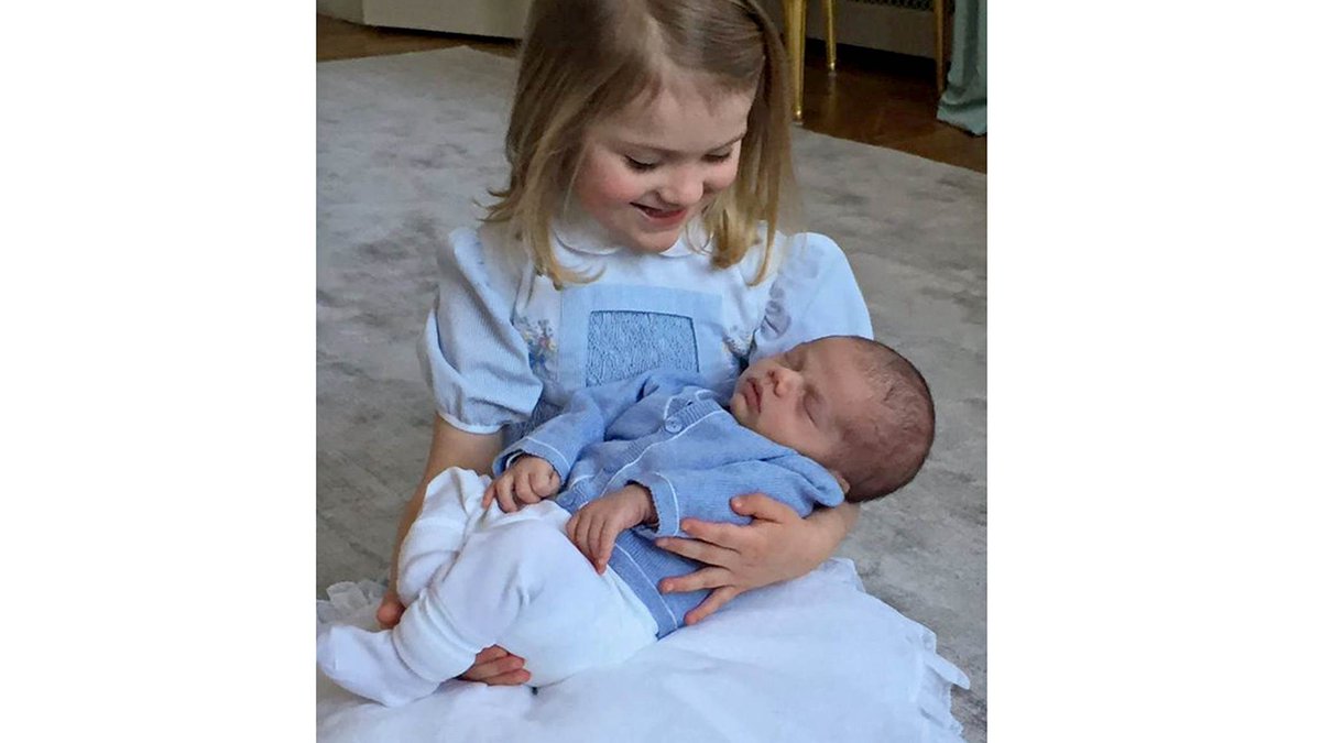 Kronprinsessparets påskhälsning t.sr.se/1RiHbDP