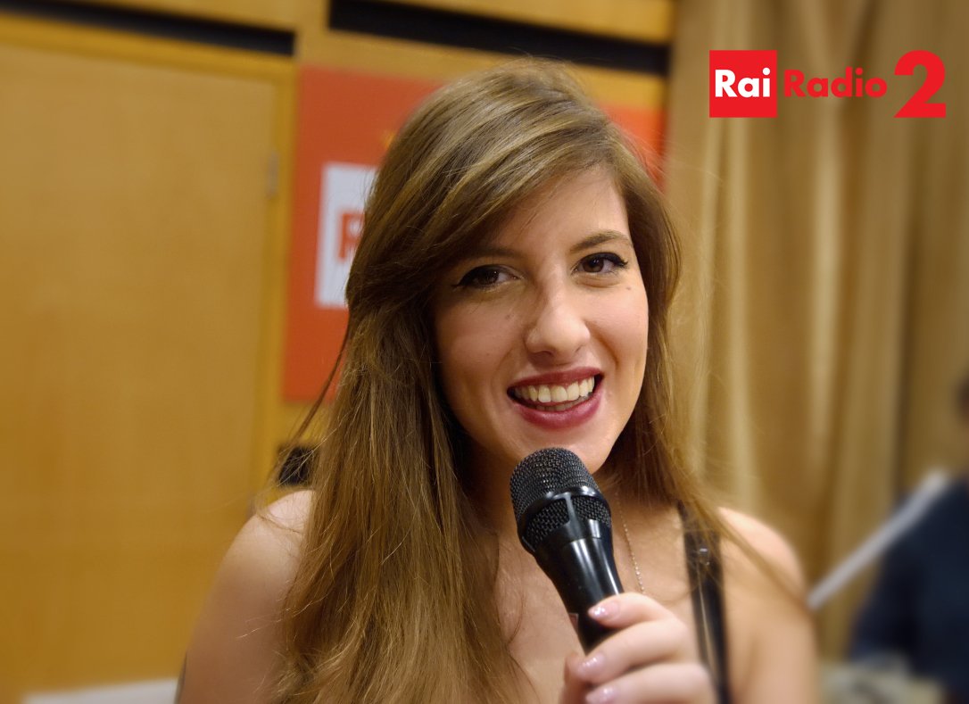 RaiRadio2's tweet photo. Da @THEVOICE_ITALY a #Radio2SocialClub : @NoemiNovaOff canta ♪Valery♪ #tvoi #TEAMPEZZALI https://t.co/f9o64yasuG