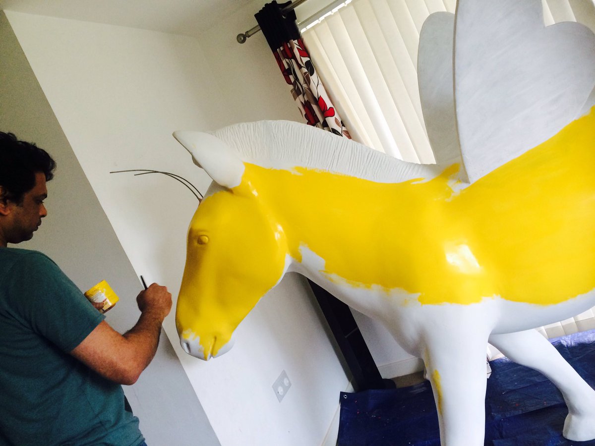 deven_bhurke's tweet photo. #zebee is buzzing with joy as he gets a splash of yellow!! @ZanyZebras2016 @WestQuay #southampton #yellow #spring https://t.co/uZtqLSKRtq