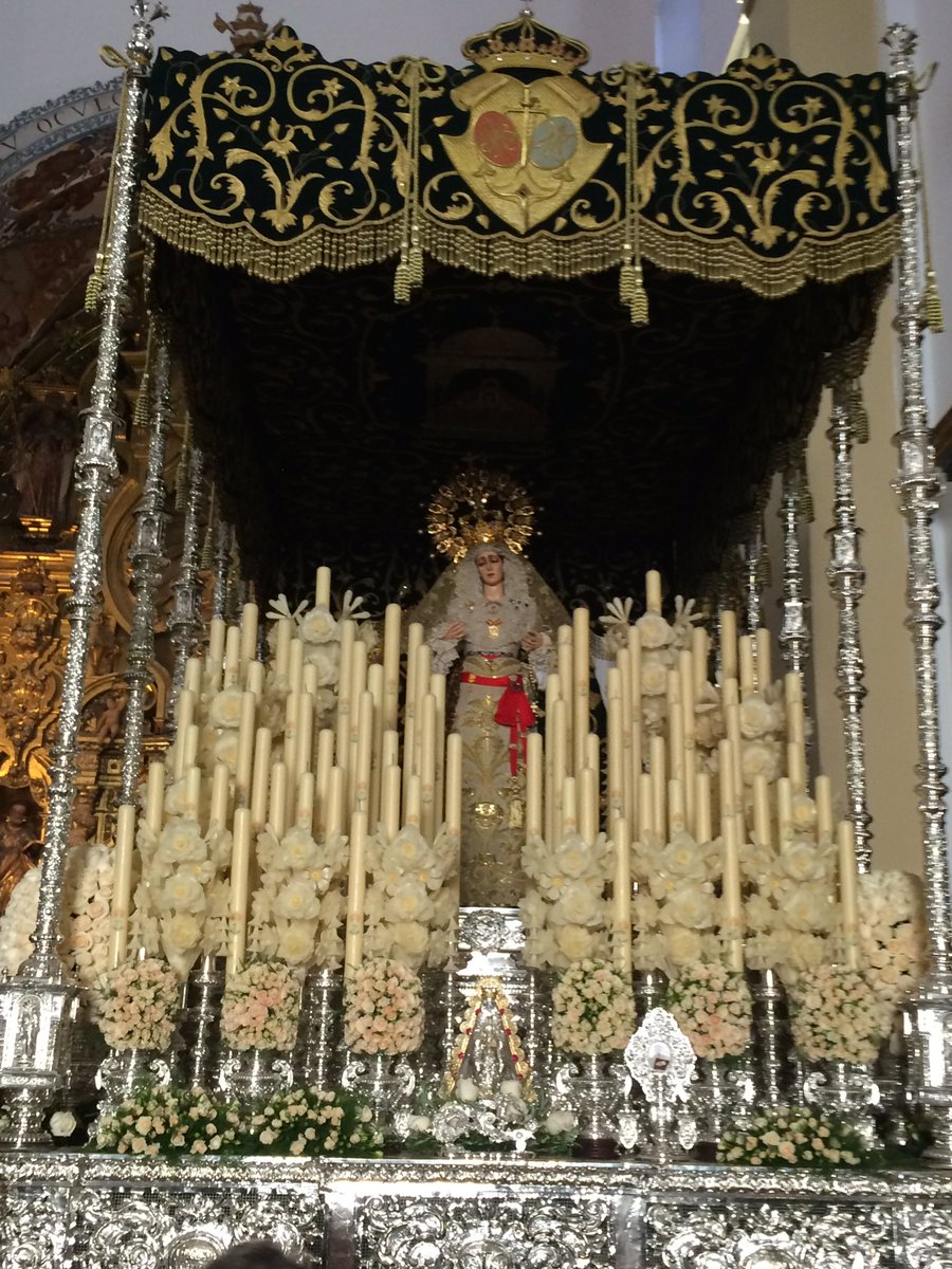 expiraesperanza's tweet photo. Así lucen Nuestros Sagrados Titulares a la espera de las 5 de la tarde de un nuevo y maravilloso Jueves Santo https://t.co/fmKAuUON1d
