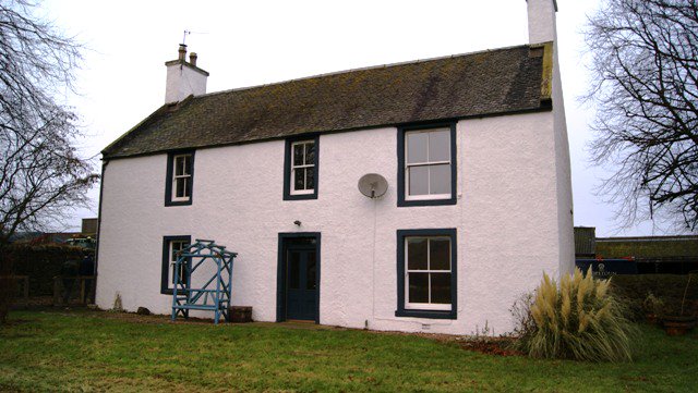 Country farmhouse on the Estate has just become available for rent ow.ly/ZSUnF