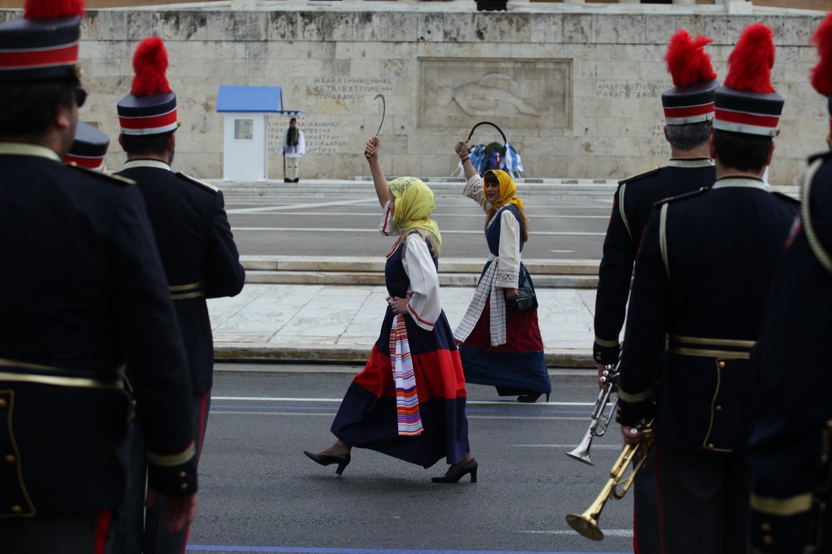 Gath___'s tweet photo. ΚΙ ΑΛΛΕΣ ΜΕ ΜΑΝΤΙΛΕΣ, ΩΠ ΓΡΑΨΕ ΑΚΥΡΟ ΑΥΤΕΣ ΕΙΝΑΙ ΔΙΚΕΣ ΜΑΣ, ΠΑΡΑΔΟΣΙΑΚΕΣ https://t.co/g52aBxGnqi