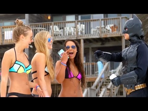 vlog_fun's tweet photo. Batman vs Superman https://t.co/C06WA13H9t #funny | https://t.co/Q4kSWHzJkl https://t.co/qddM4npTsq