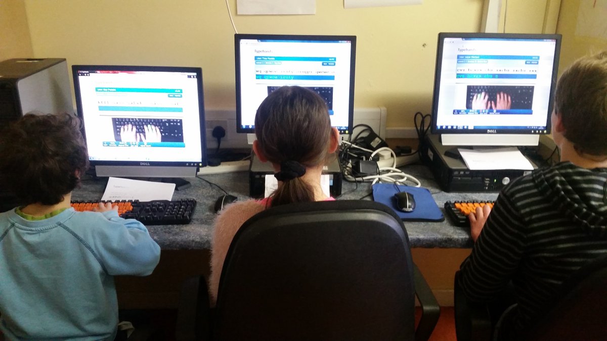searsoltraining's tweet image. Busy working away improving their typing skills at our Easter computer camps in Dublin.#computercamps #typing