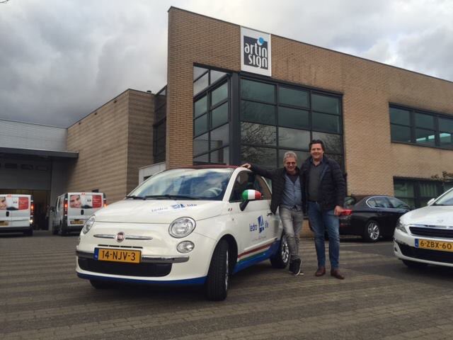 Nieuwe promotieauto beletterd door <a href="/ArtinSign/">ArtinSign</a> #bedankt #letsbeatALStogether