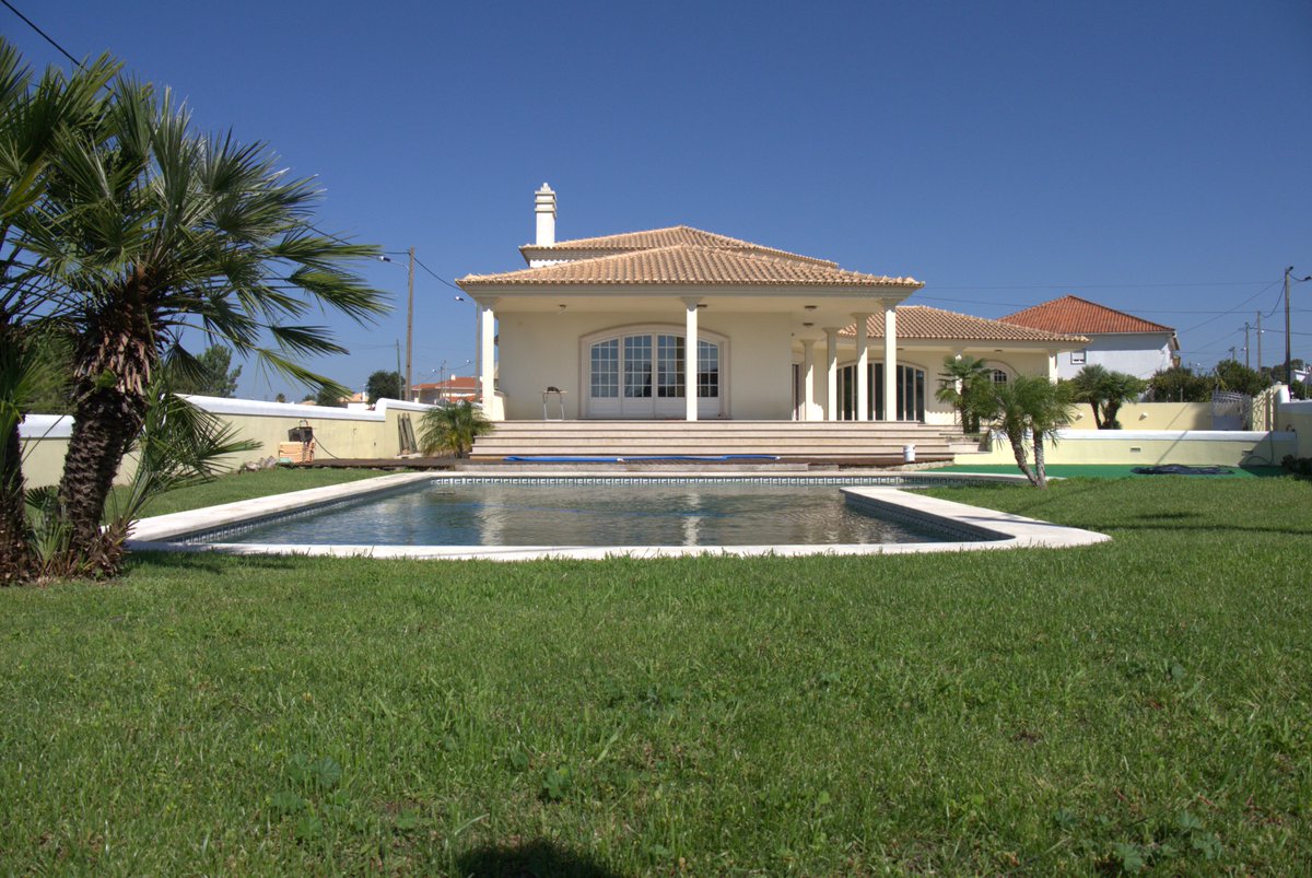 tripadvisor.co.uk/VacationRental…  Come and book right now ... Portugal N1 Villa
