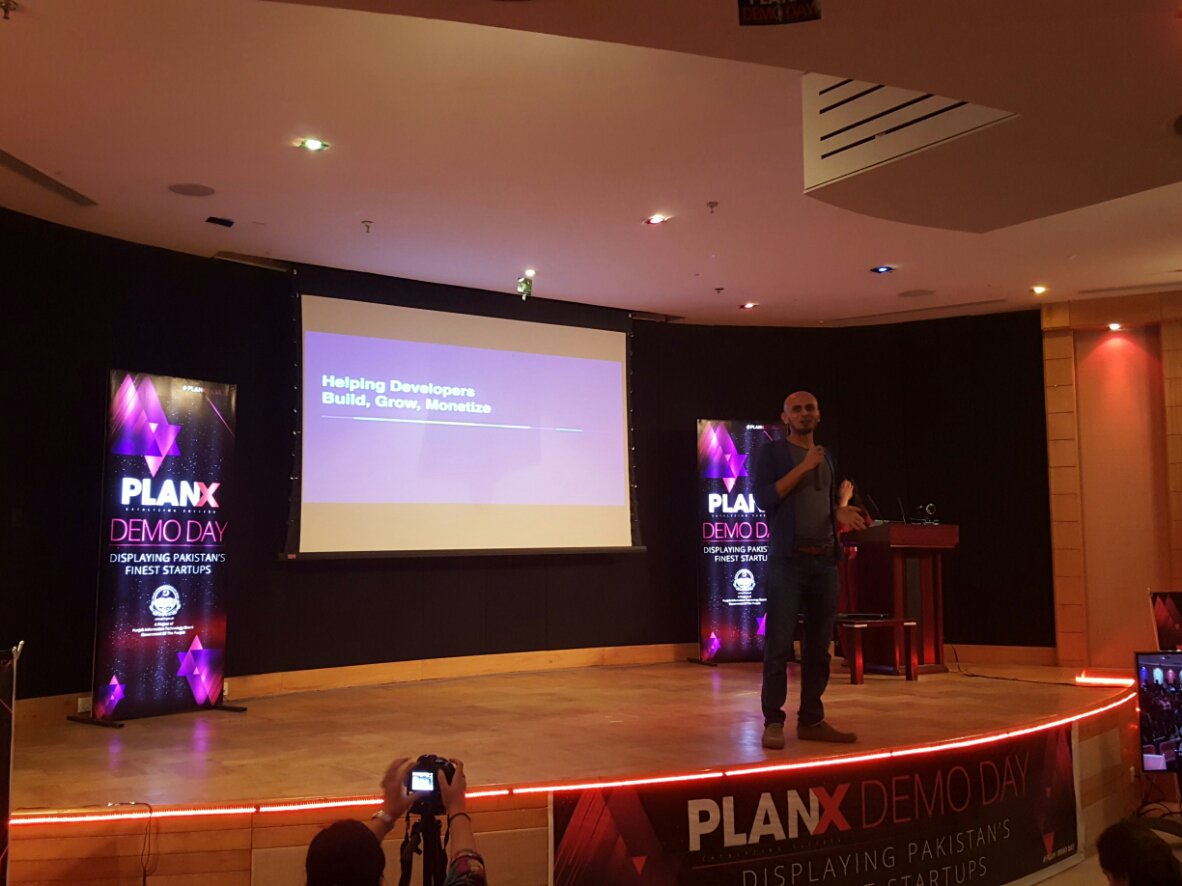 shareviasms's tweet photo. .#Facebook doesn't produce its own content you produce it -- Sarim Aziz #ShareViaSMS #PlanXDemoDay #UberPKR https://t.co/iWpKZzeoVn