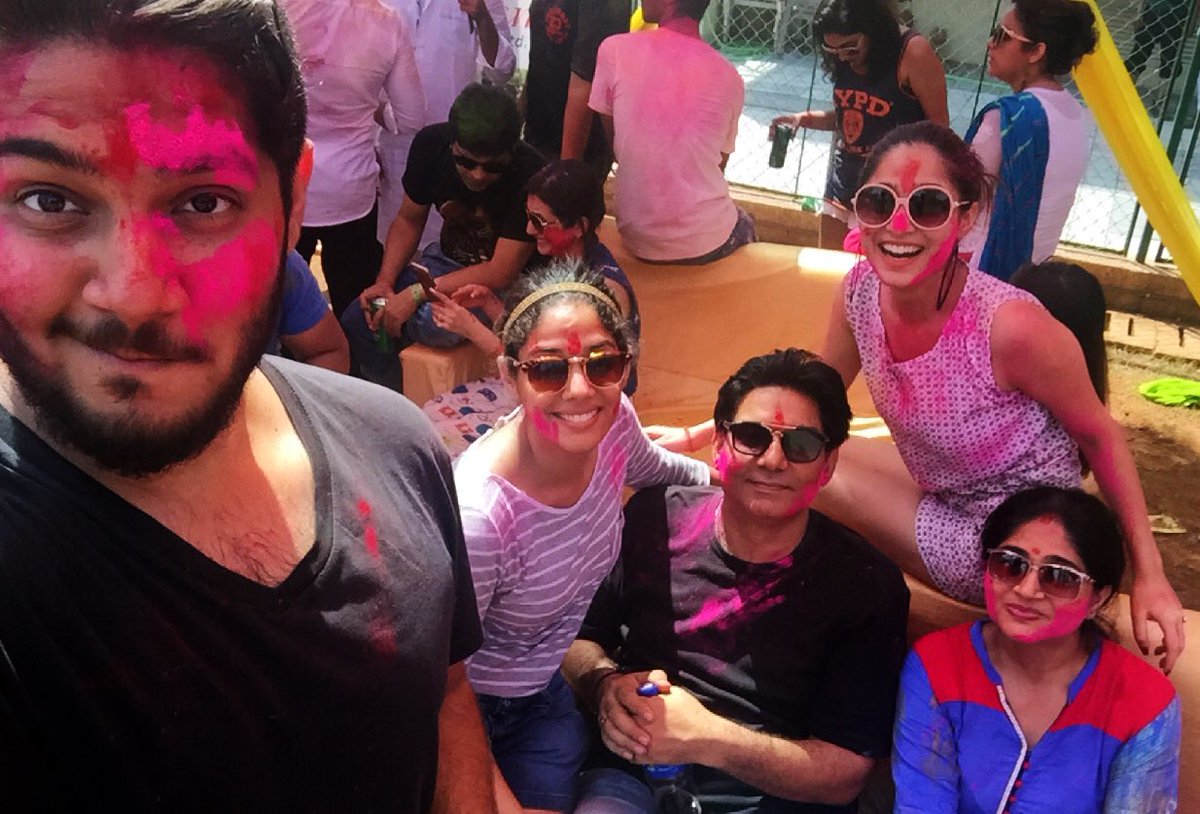TheSomyaSeth's tweet photo. Happy Holi Everyoneeeeee !! Love you all sooooooooo muchhhh!! #ThankYou #SomyaS https://t.co/zuREQOa2sm