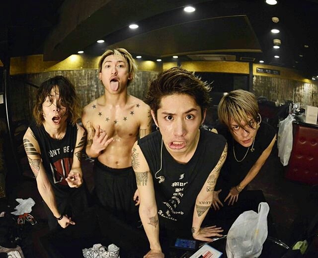 akari___oneok's tweet photo. みんなやってますが…
Takaの誕生日までに417RT行きたいのでご協力お願います🙏💦

#ONEOKROCK 
#OORerさんRT 
#OORerさんと繋がりたい 
#417
#RTした人全員フォローする https://t.co/rX5wMCxhL0