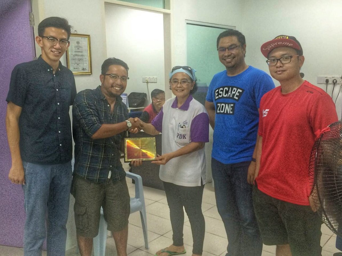 OoiZhiYi's tweet photo. Concluded our first program immediately after arriving at Miri. #ProjekUnity #DHRRA #YouthSarawak https://t.co/9vy2kRTUzu