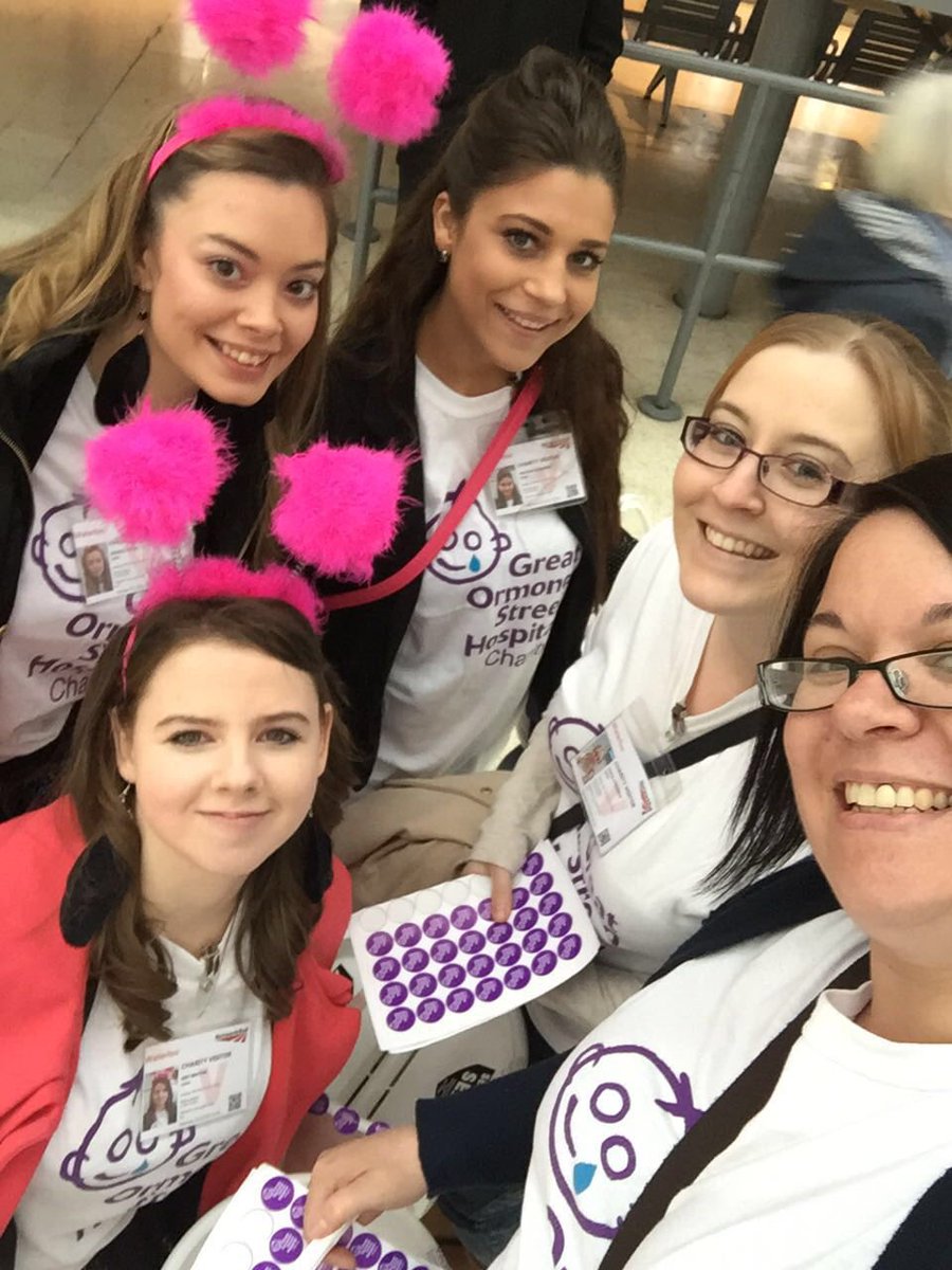 All of the ladies this afternoon collecting for <a href="/GreatOrmondSt/">Great Ormond Street Hospital for Children</a> #fundraising #londonwaterloo <a href="/placemadebyyou/">A Place Made By You</a>
